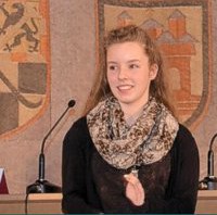 Isabel Fink debattiert sich an Bayerns Spitze