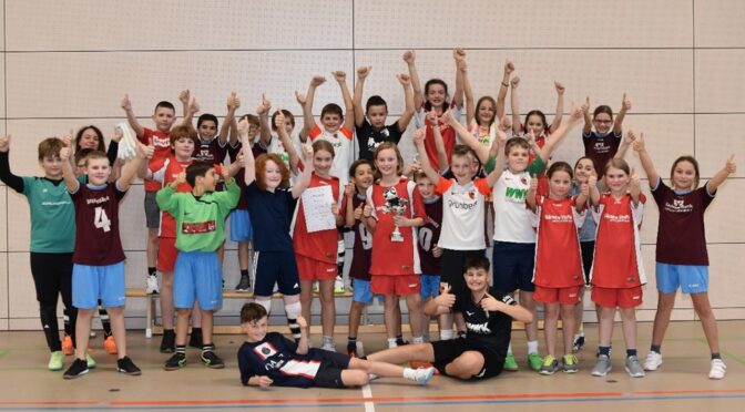 Faschingsturnier der 5. Klassen: Triumph mit Teamgeist